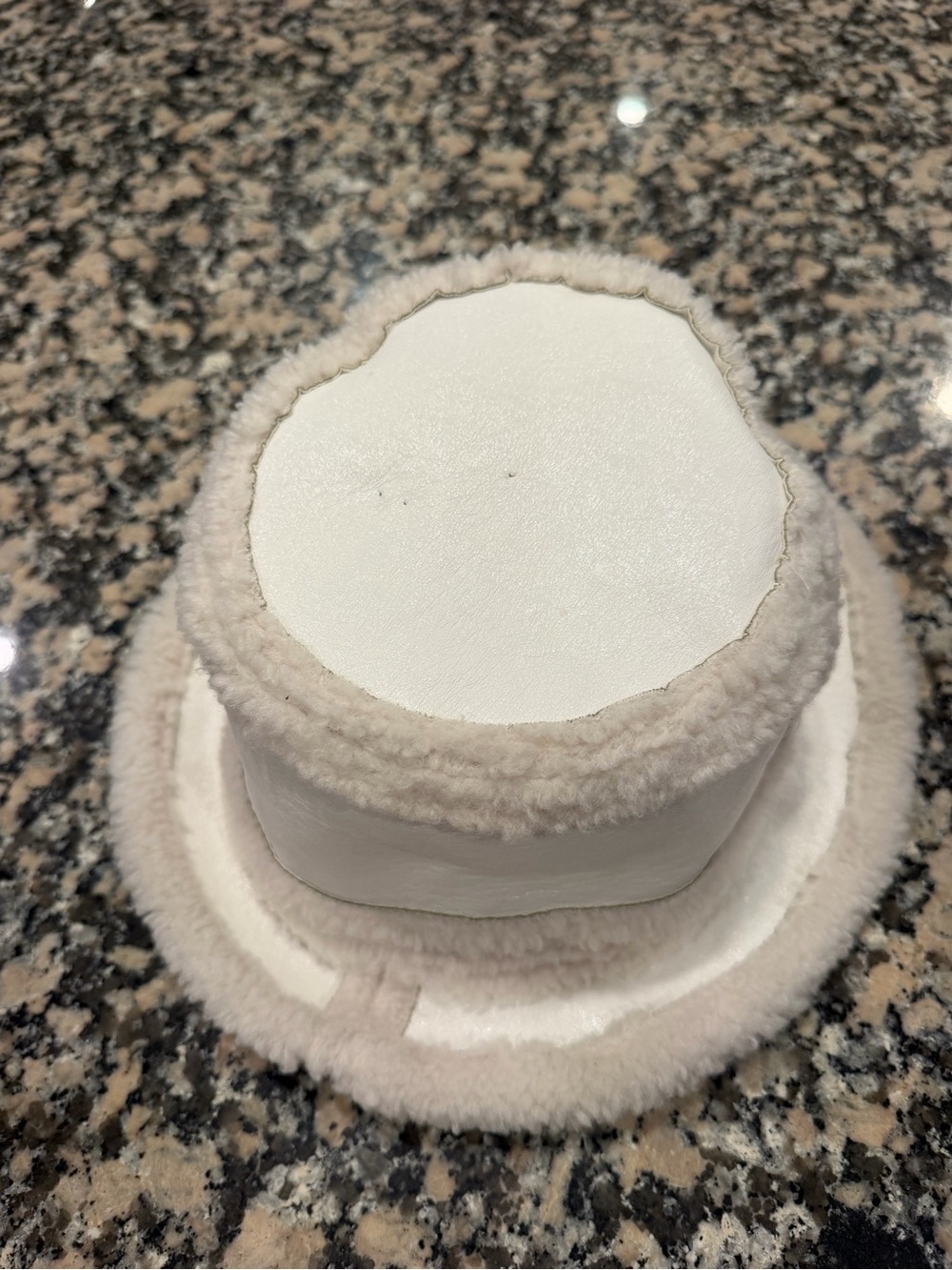 Urban Outfitters Off-White Faux Shearling-Trim Bucket Hat - Picture 3 of 3